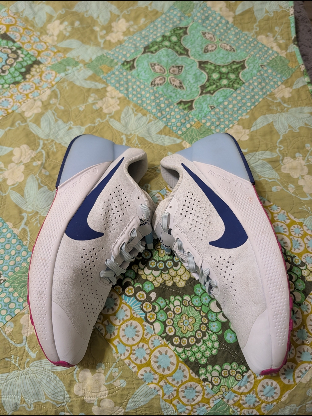 Nike Air Men’s White Running Shoes with Navy Swoosh/Hot Pink Soles